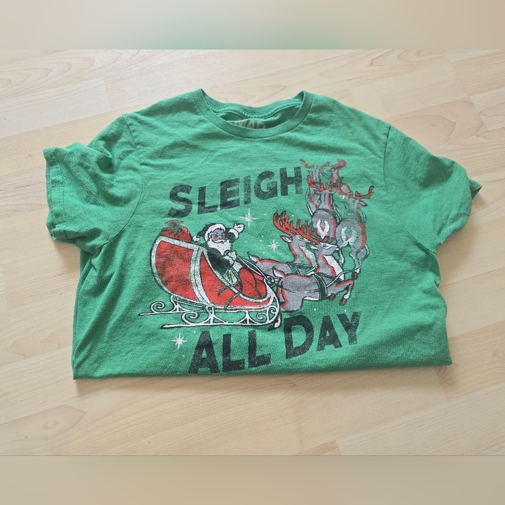 Mad Engine "Sleigh All Day" Tee Size Small